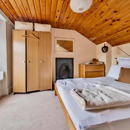 3 Bed Penthouse Flat With Conservatory & Roof Terrace - Views Bristol
