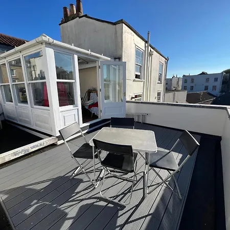 3 Bed Penthouse Flat With Conservatory & Roof Terrace - Views Bristol